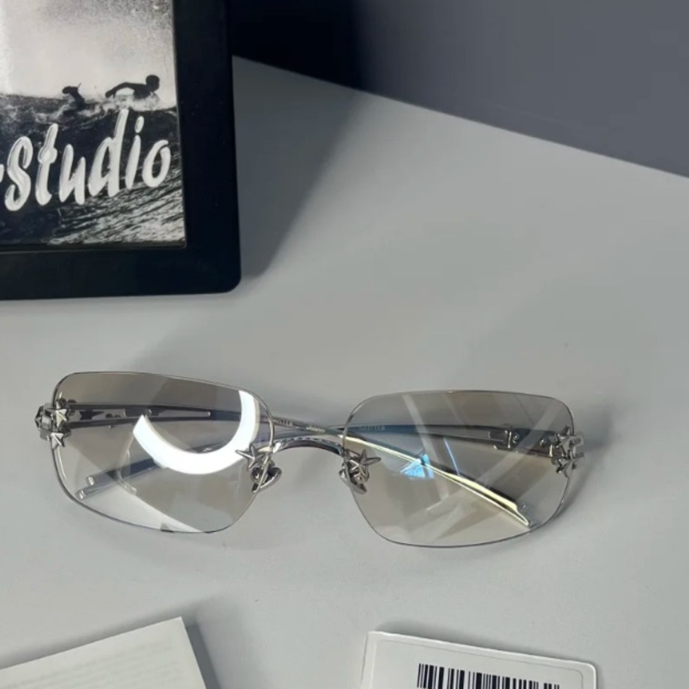BLACKPINK’s Jennie x GENTLE MONSTER Special collection sunglasses - Picture 4 of 6